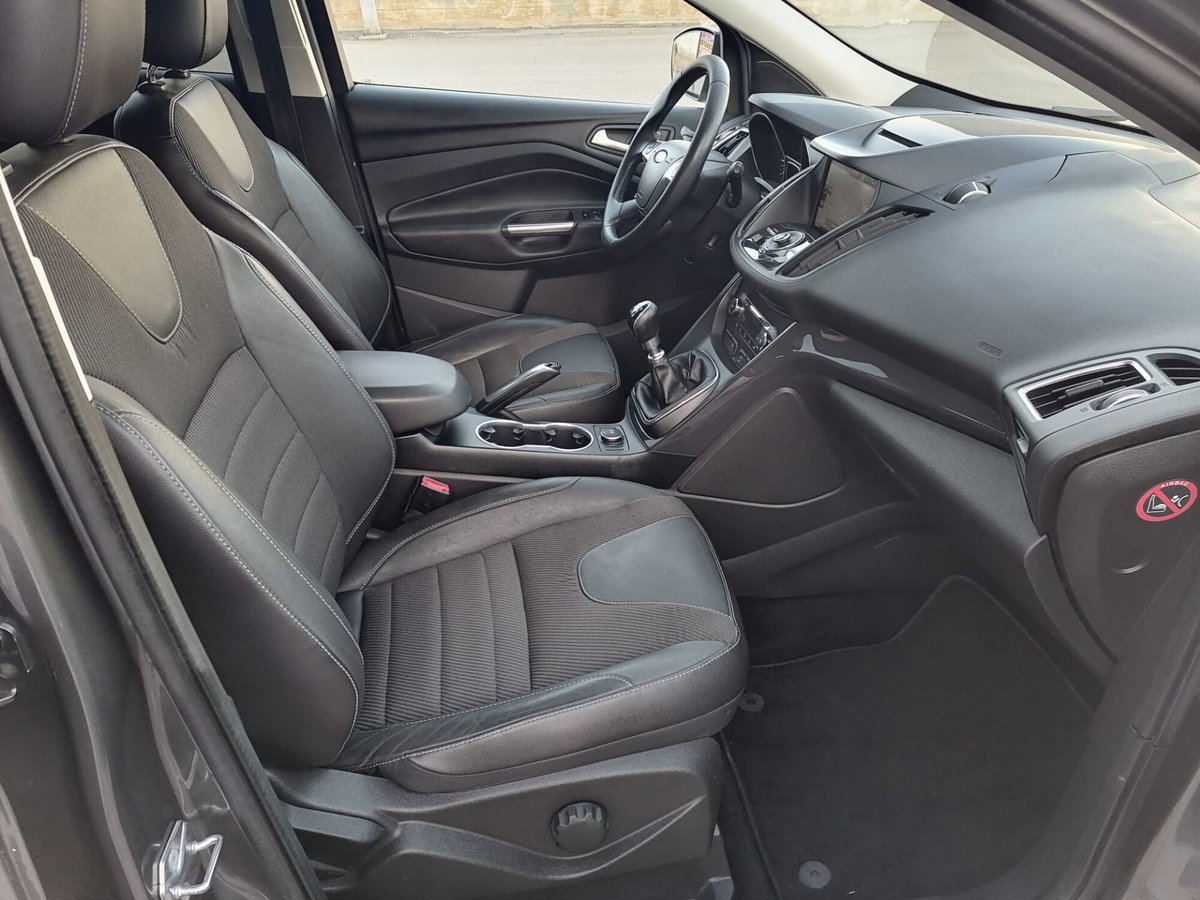 Ford Kuga 2.0 TDCI 120 CV S&S 2WD Titanium X (16)