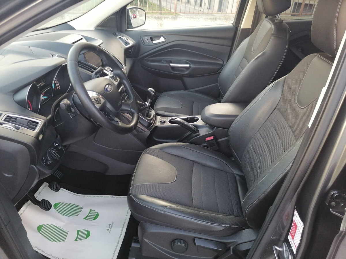 Ford Kuga 2.0 TDCI 120 CV S&S 2WD Titanium X (9)