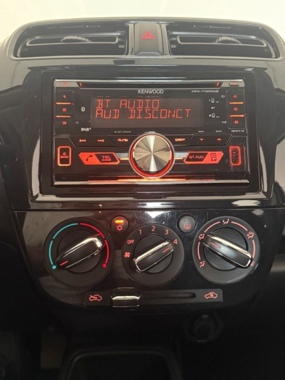 Mitsubishi Space Star 1.0 ClearTec Intense NAVI (18)