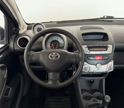 Toyota Aygo 1.0 12V VVT-i 3 porte Sol (13)