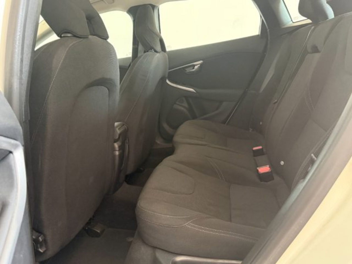 Volvo V40 T2 Summum (20)