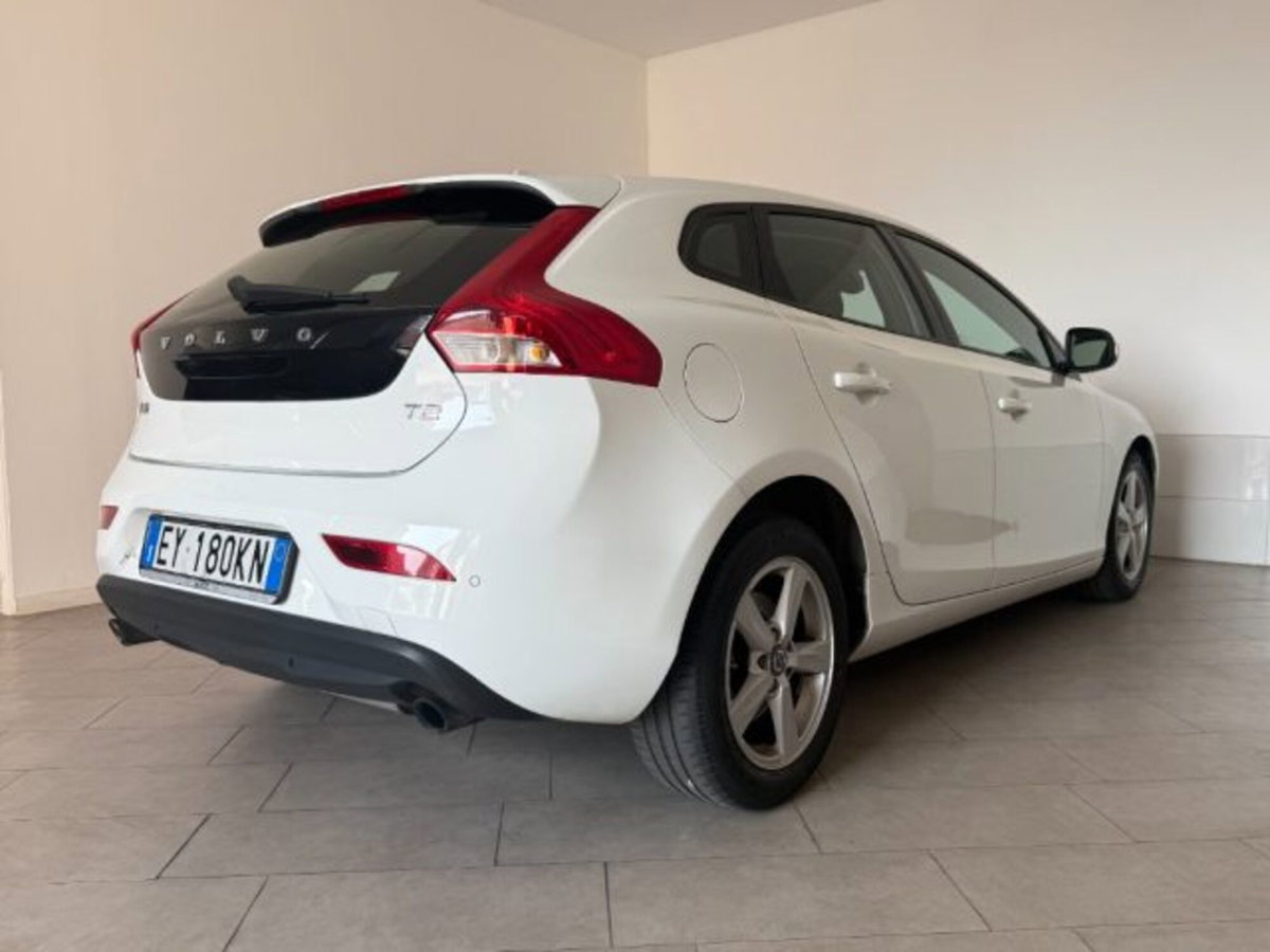 Volvo V40 T2 Summum (4)