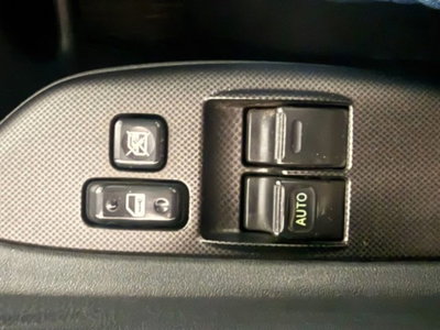 Toyota Yaris 16V cat 3 porte Sol (12)