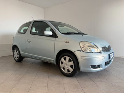 Toyota Yaris 16V cat 3 porte Sol (2)