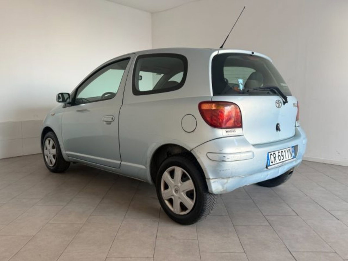 Toyota Yaris 16V cat 3 porte Sol (5)