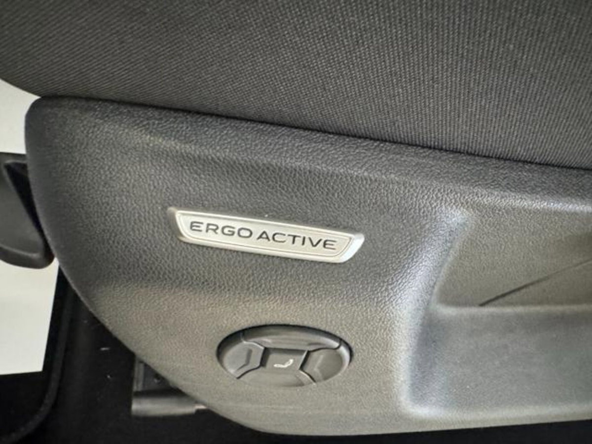 Volkswagen Tiguan 1.5 etsi Elegance 150cv dsg (11)