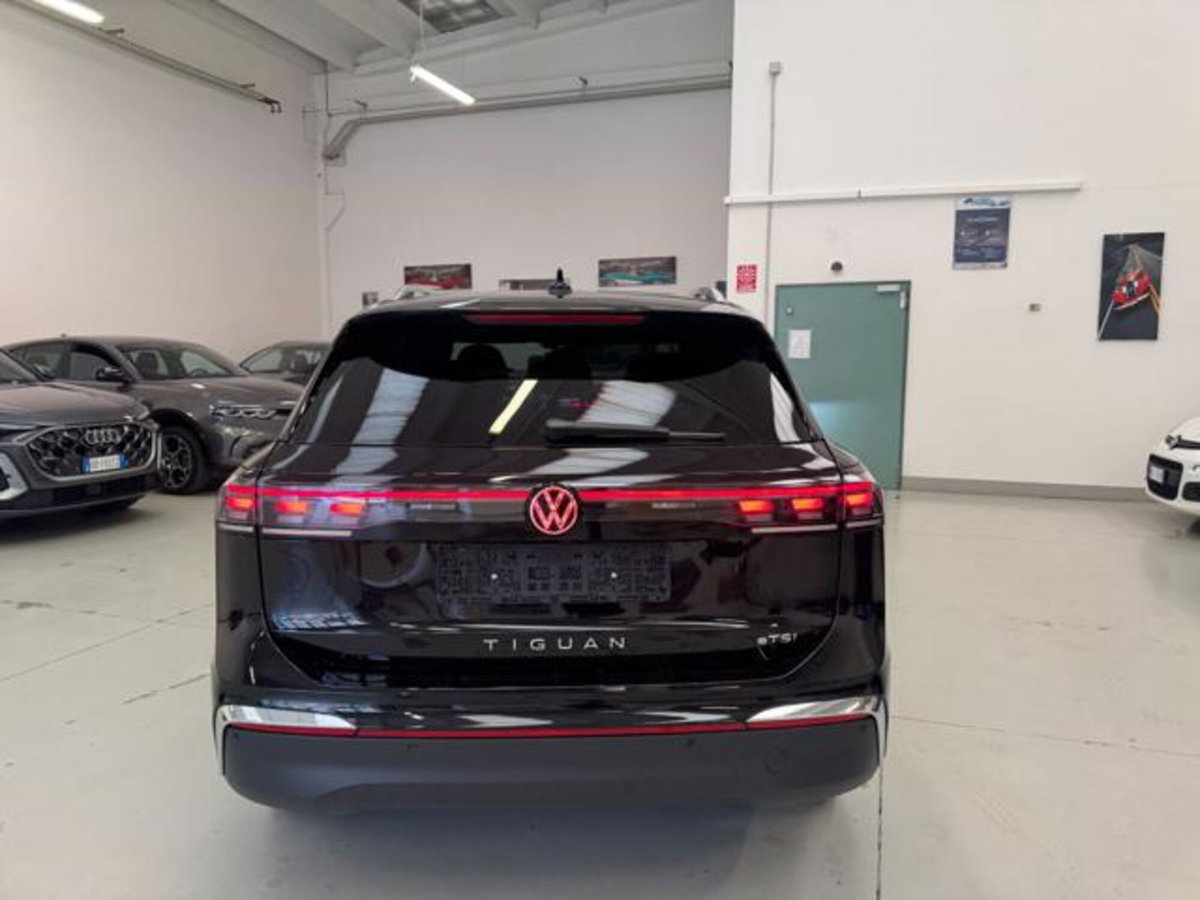 Volkswagen Tiguan 1.5 etsi Elegance 150cv dsg (5)
