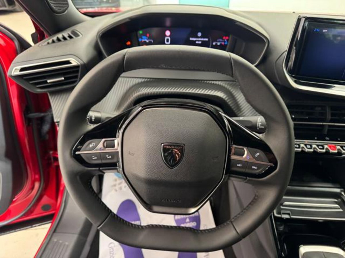 Peugeot 2008 PureTech 100 S&S Allure (9)