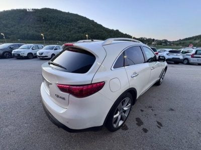 Infiniti QX70 3.0 diesel V6 AT S Premium (5)