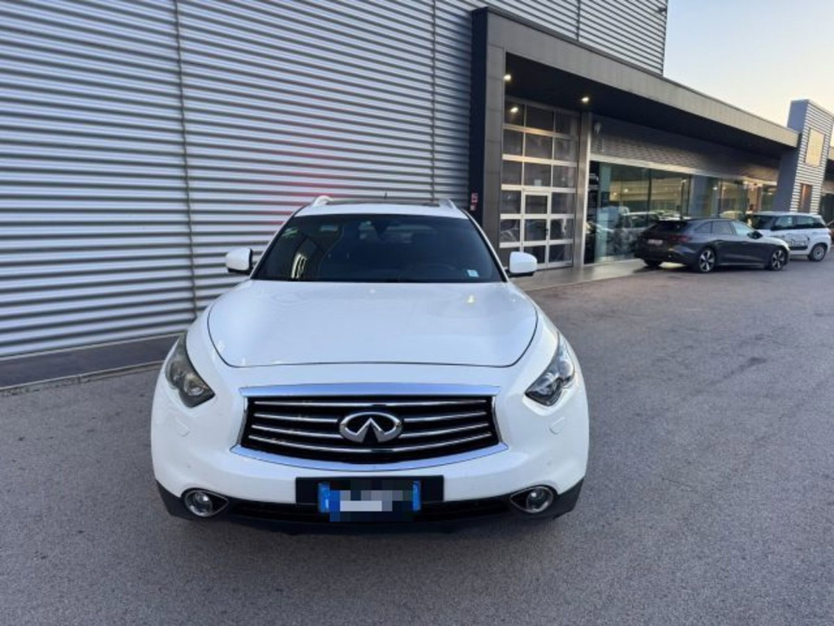 Infiniti QX70 3.0 diesel V6 AT S Premium (6)