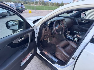 Infiniti QX70 3.0 diesel V6 AT S Premium (9)