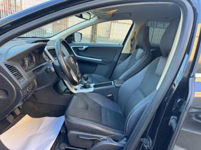 Volvo XC60 2.4 D 175 CV FWD DRIVe Kinetic (5)