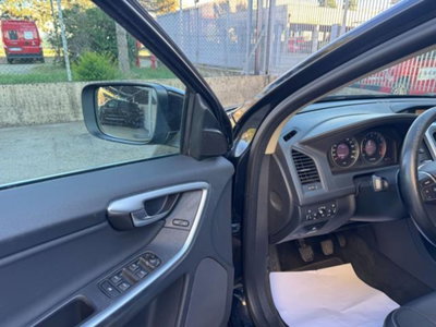 Volvo XC60 2.4 D 175 CV FWD DRIVe Kinetic (7)