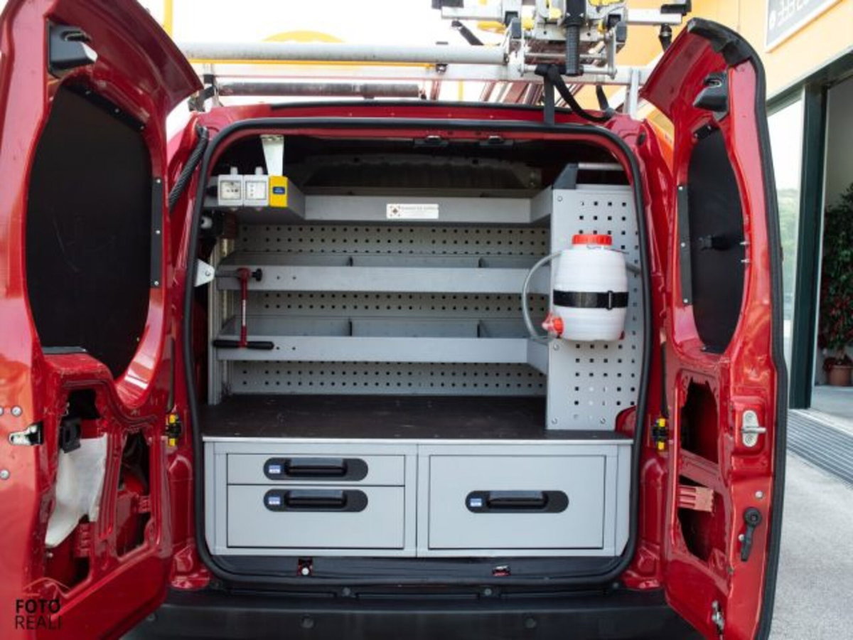 Fiat Fiorino Furgone cargo 1.3 mjt 95cv Adventure (9)