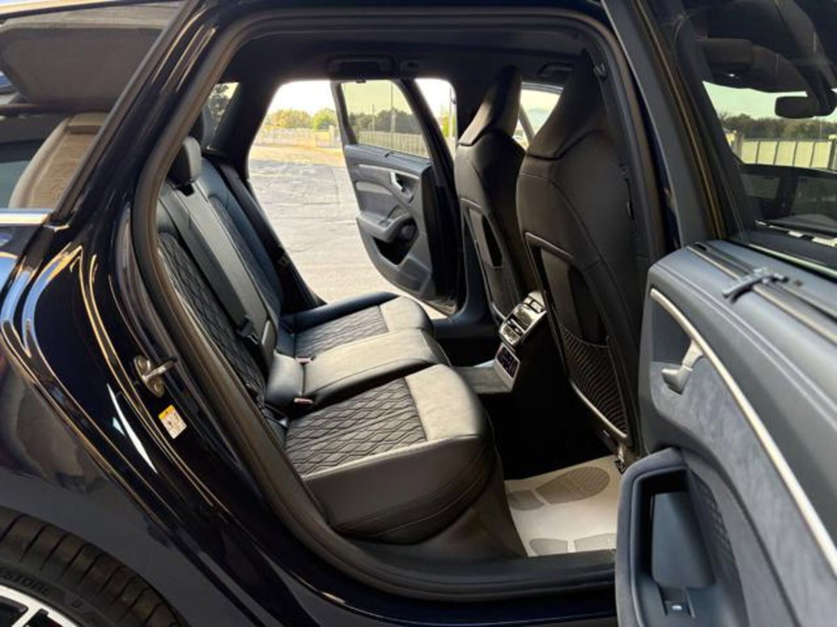 Audi A6 Avant 40 2.0 TDI quattro ultra S tronic Business (11)