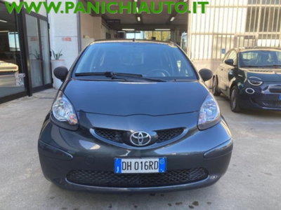 Toyota Aygo 1.0 12V VVT-i 5 porte Sol (2)