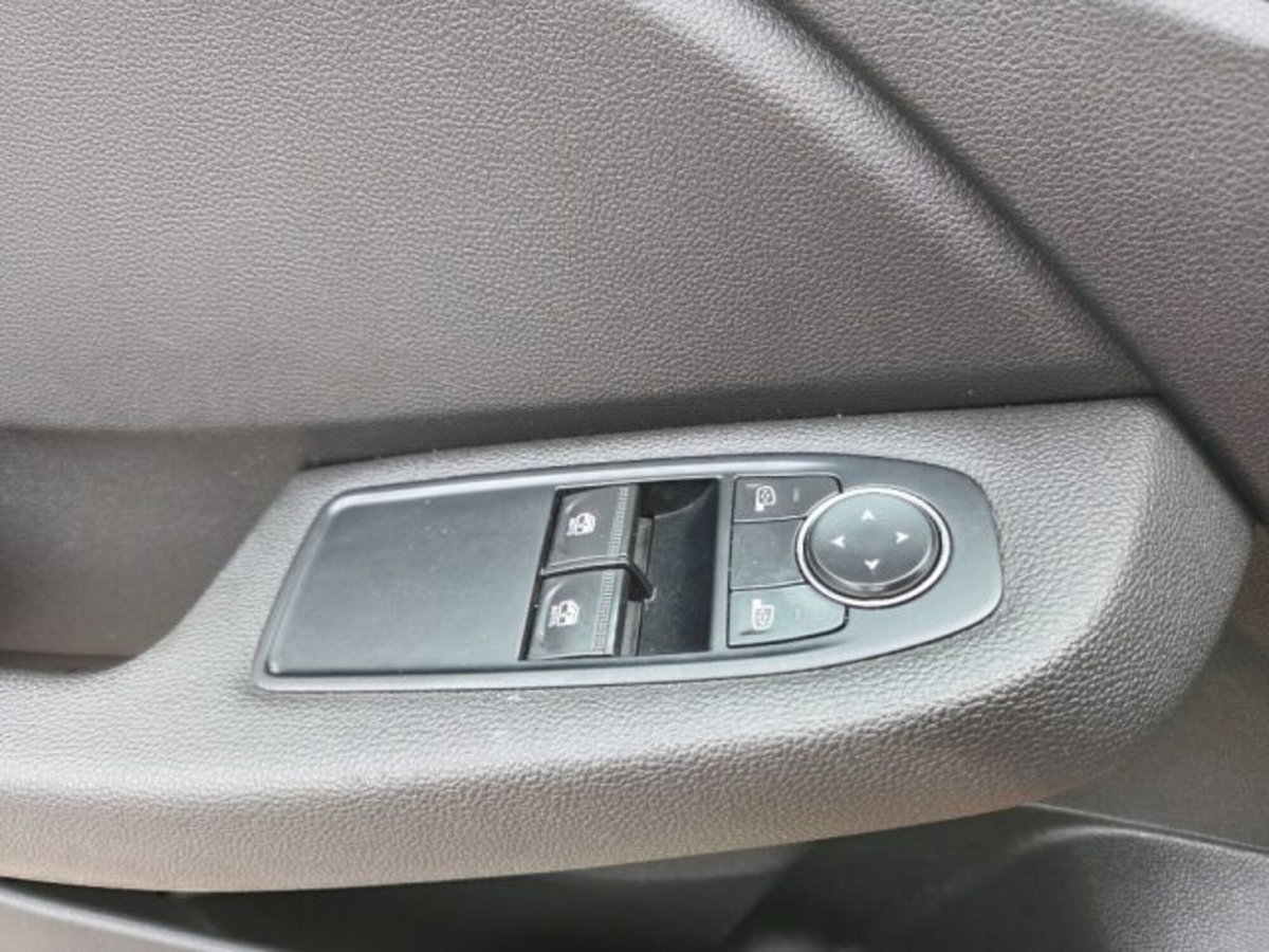 Renault Clio TCe 90 CV 5 porte Equilibre (13)