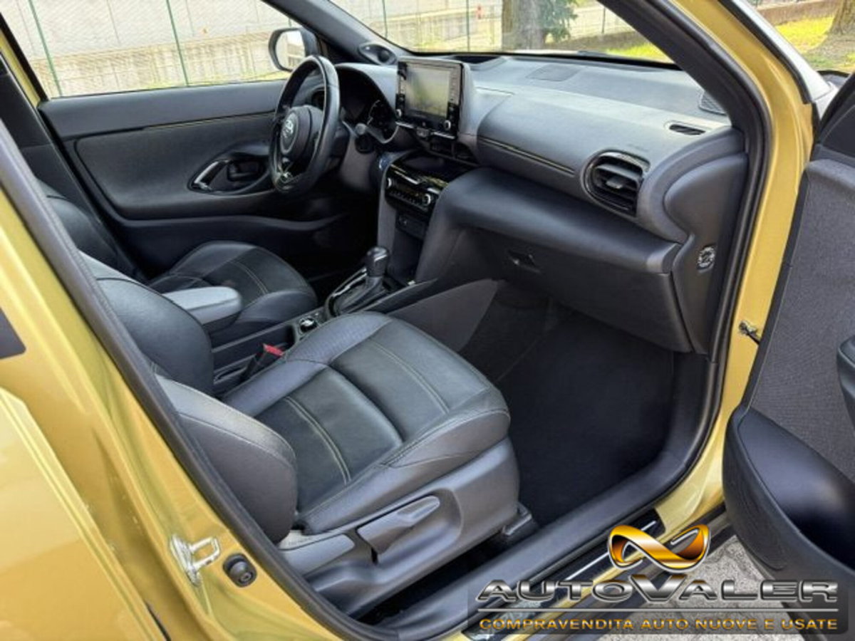 Toyota Yaris Cross 1.5 Hybrid 5p. E-CVT AWD-i Premiere (12)