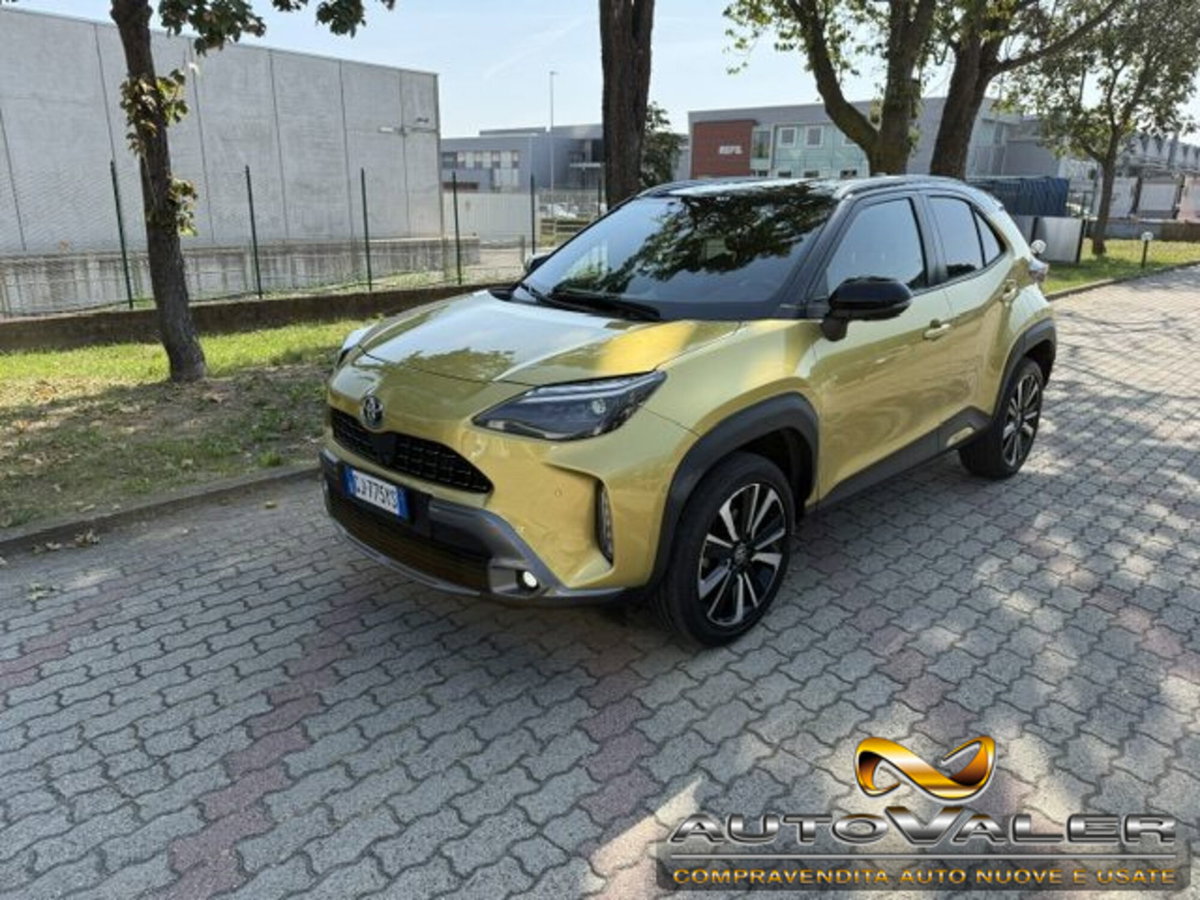 Toyota Yaris Cross 1.5 Hybrid 5p. E-CVT AWD-i Premiere (2)