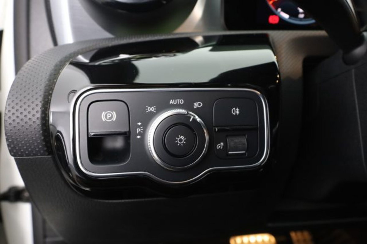 Mercedes-Benz Classe A 180 d Automatic Premium (17)