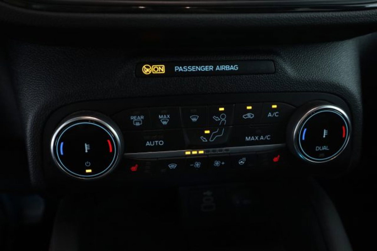 Ford Kuga 2.5 Plug In Hybrid 225 CV CVT 2WD ST-Line (12)