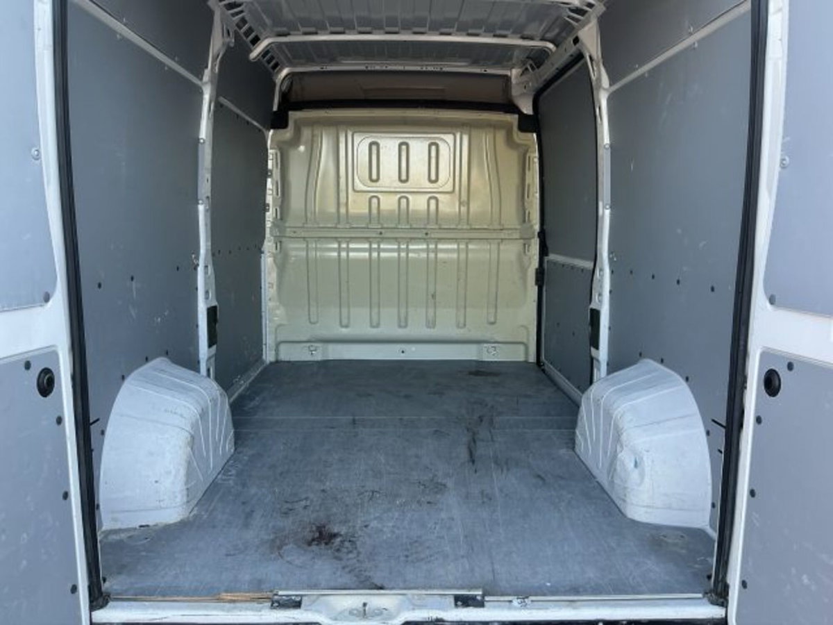 Peugeot Boxer Furgone 333 2.2 BlueHDi 140 S&S PM-TM Furgone Premium (12)