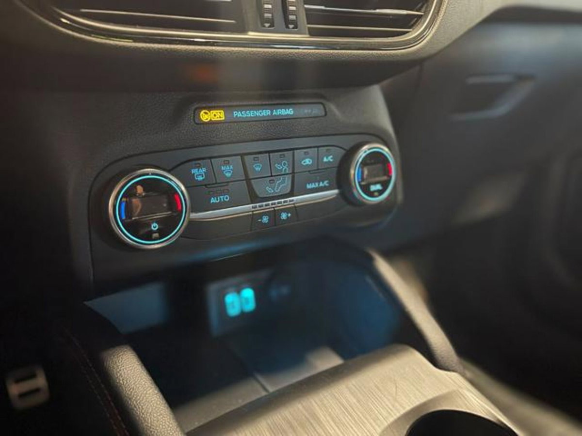 Ford Kuga 2.5 Full Hybrid 190 CV CVT 2WD ST-Line Design (10)