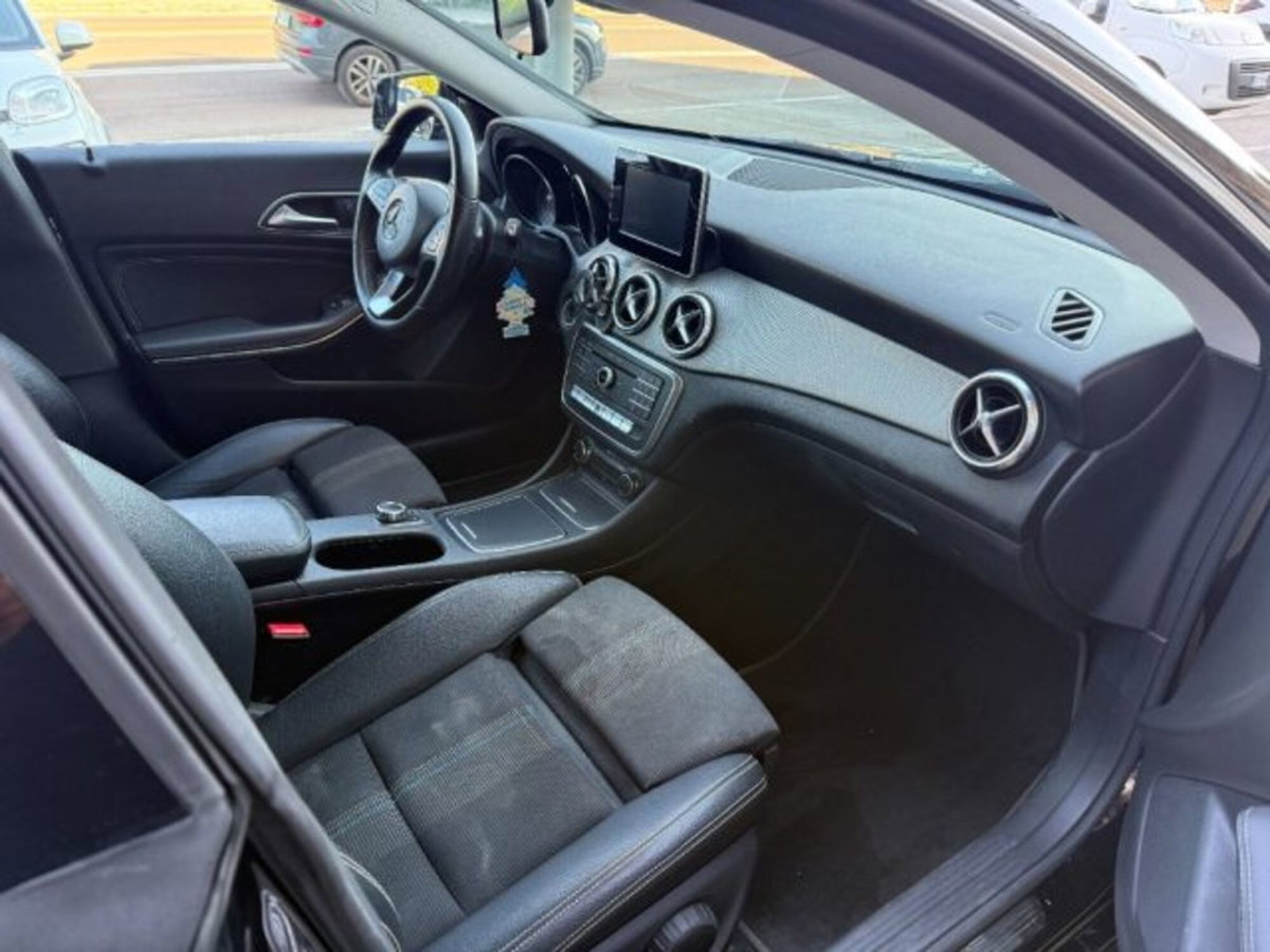 Mercedes-Benz CLA Shooting Brake 200 d 4Matic Automatic Premium (12)