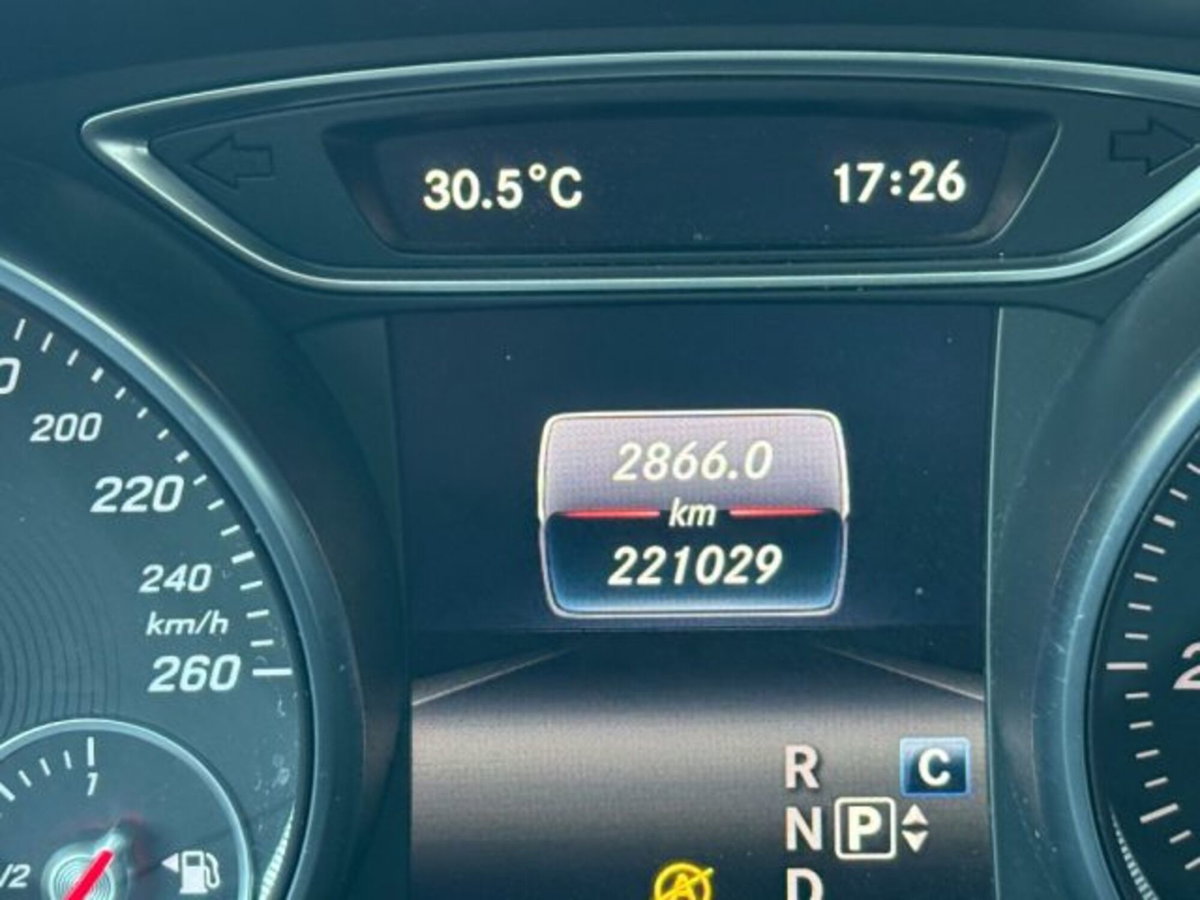 Mercedes-Benz CLA Shooting Brake 200 d 4Matic Automatic Premium (20)