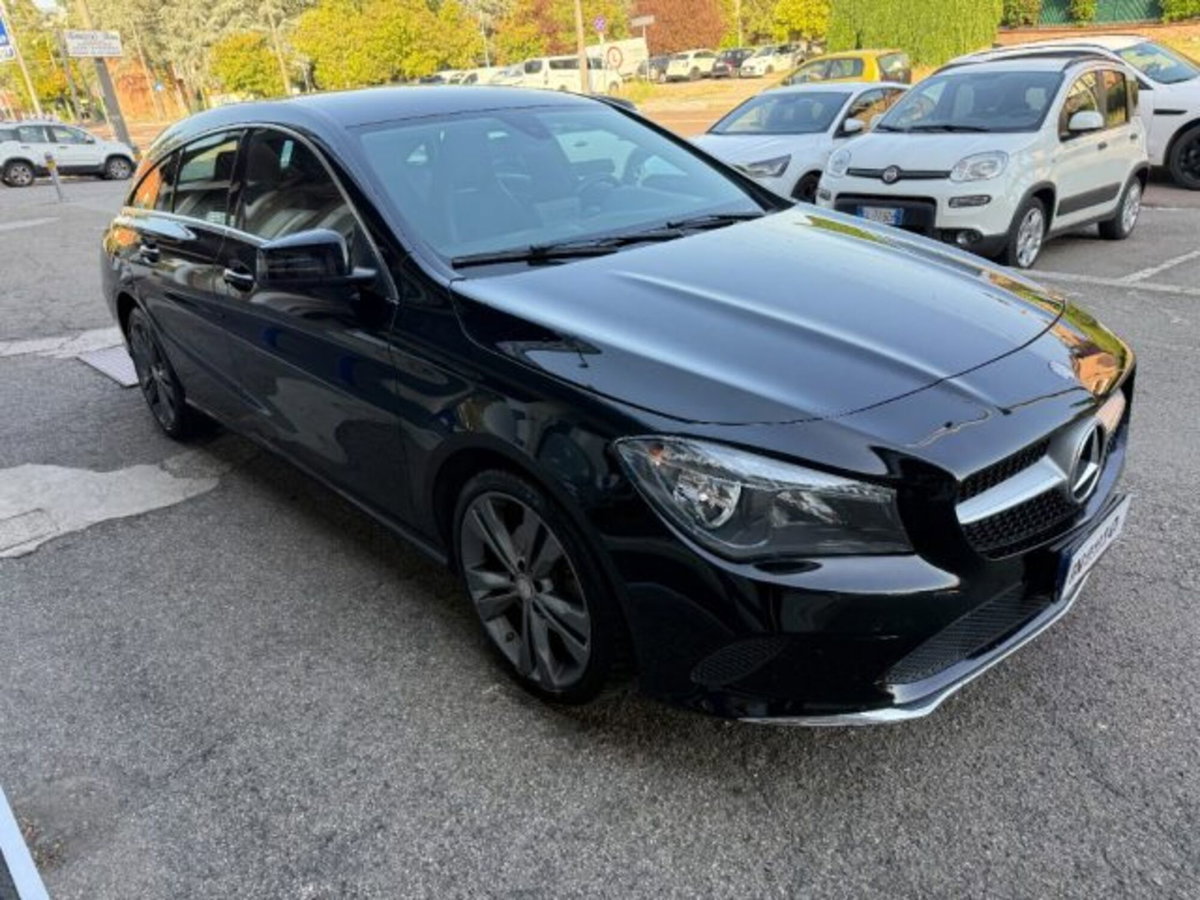Mercedes-Benz CLA Shooting Brake 200 d 4Matic Automatic Premium (5)