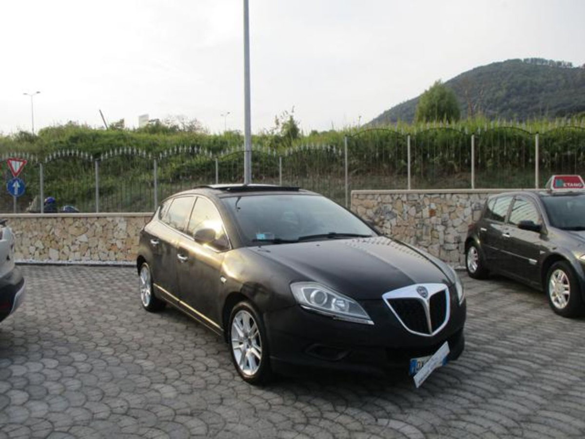 Lancia Delta 1.6 MJT DPF Platino (5)