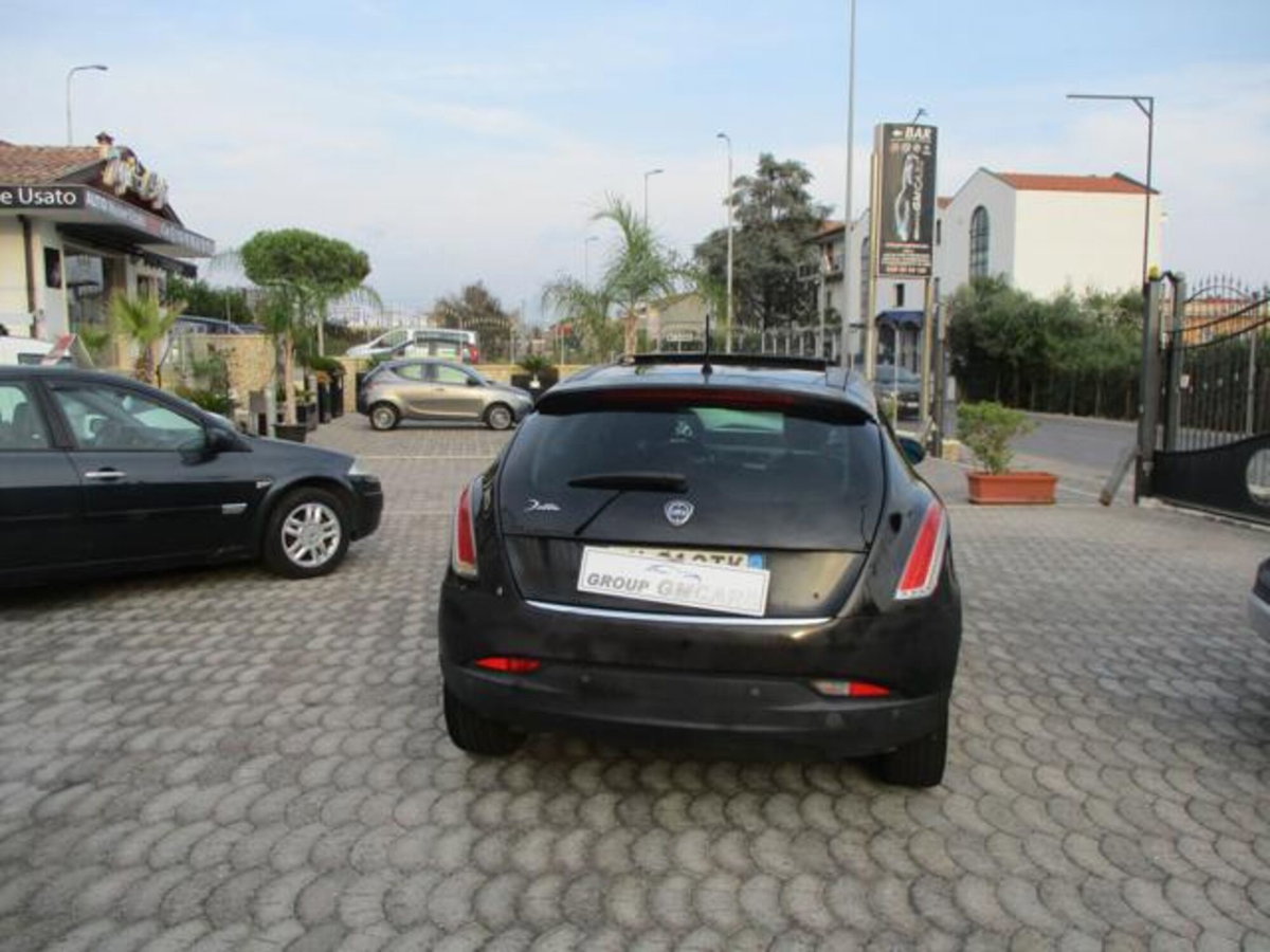 Lancia Delta 1.6 MJT DPF Platino (7)