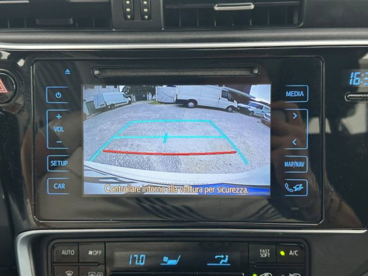 Toyota Corolla Touring Sports 1.8 Hybrid Business (10)