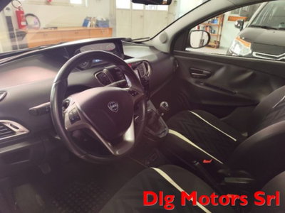 Lancia Ypsilon 1.2 69 CV 5 porte Gold (15)