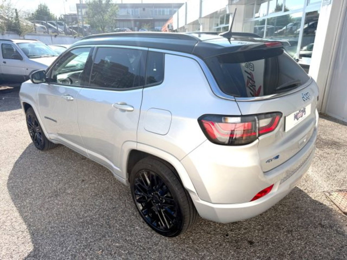 Jeep Compass 1.3 T4 190CV PHEV AT6 4xe Limited (3)