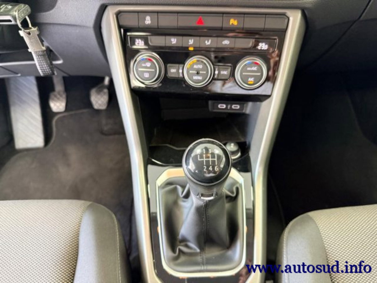 Volkswagen T-Roc 2.0 tdi Life 115cv (14)