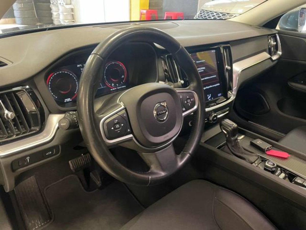 Volvo V60 D3 Geartronic R-design (10)
