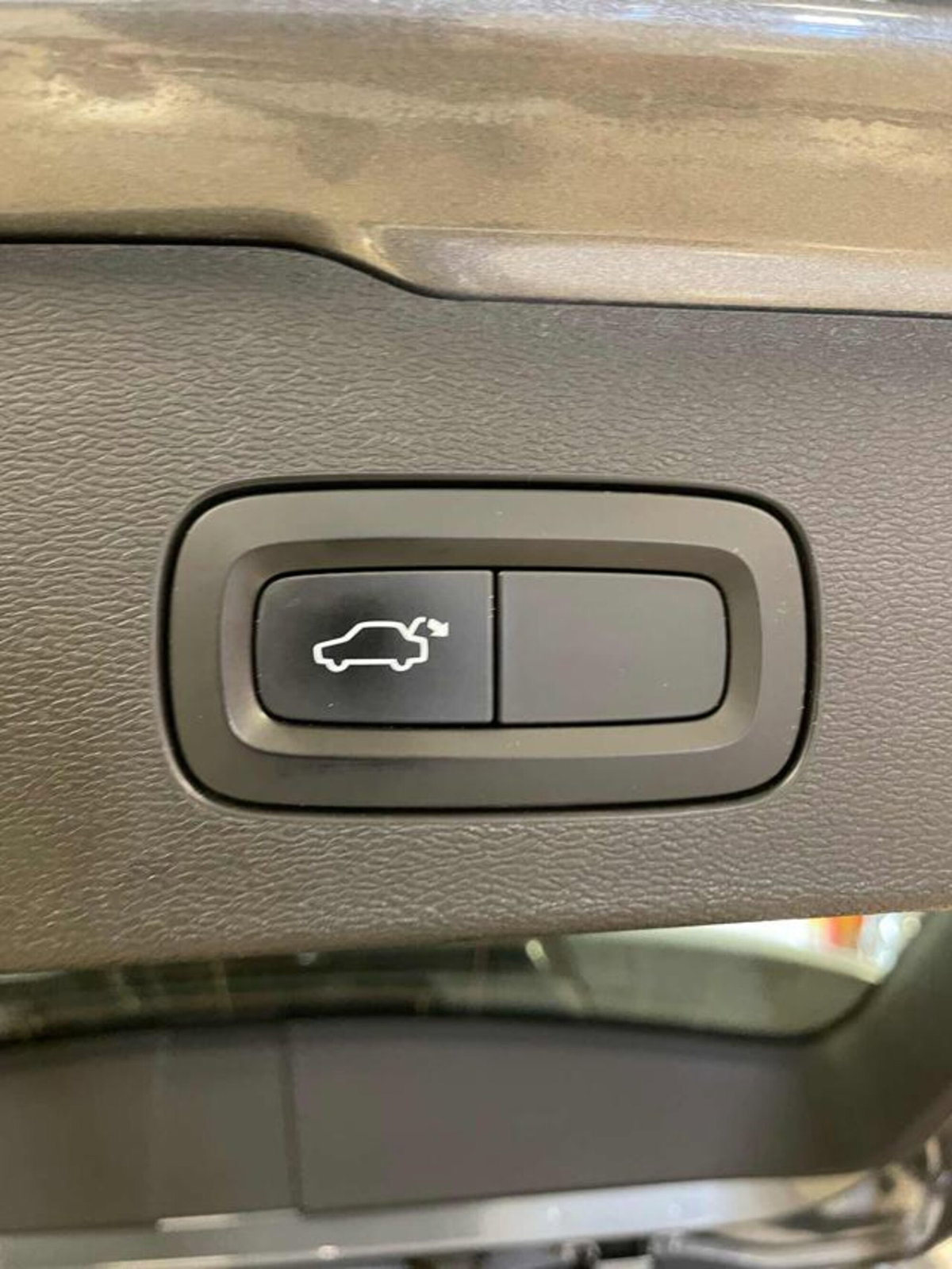 Volvo V60 D3 Geartronic R-design (11)