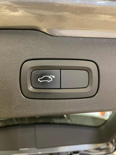 Volvo V60 D3 Geartronic R-design (11)