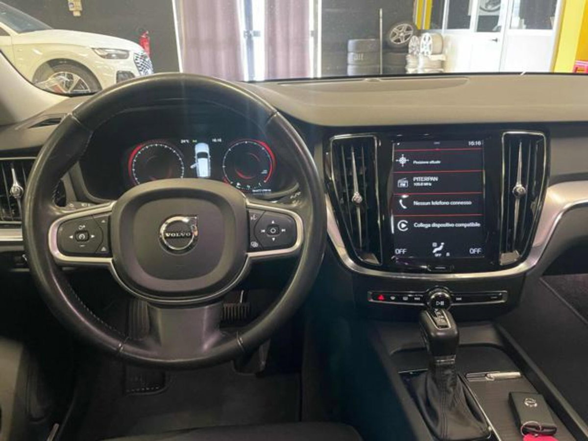 Volvo V60 D3 Geartronic R-design (12)