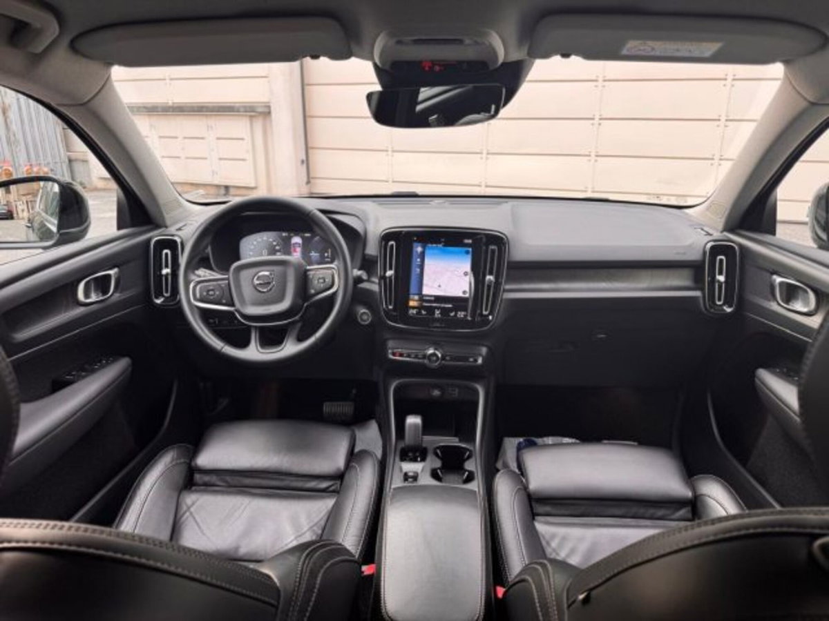 Volvo XC40 T4 Recharge Plug-in Hybrid R-design (7)