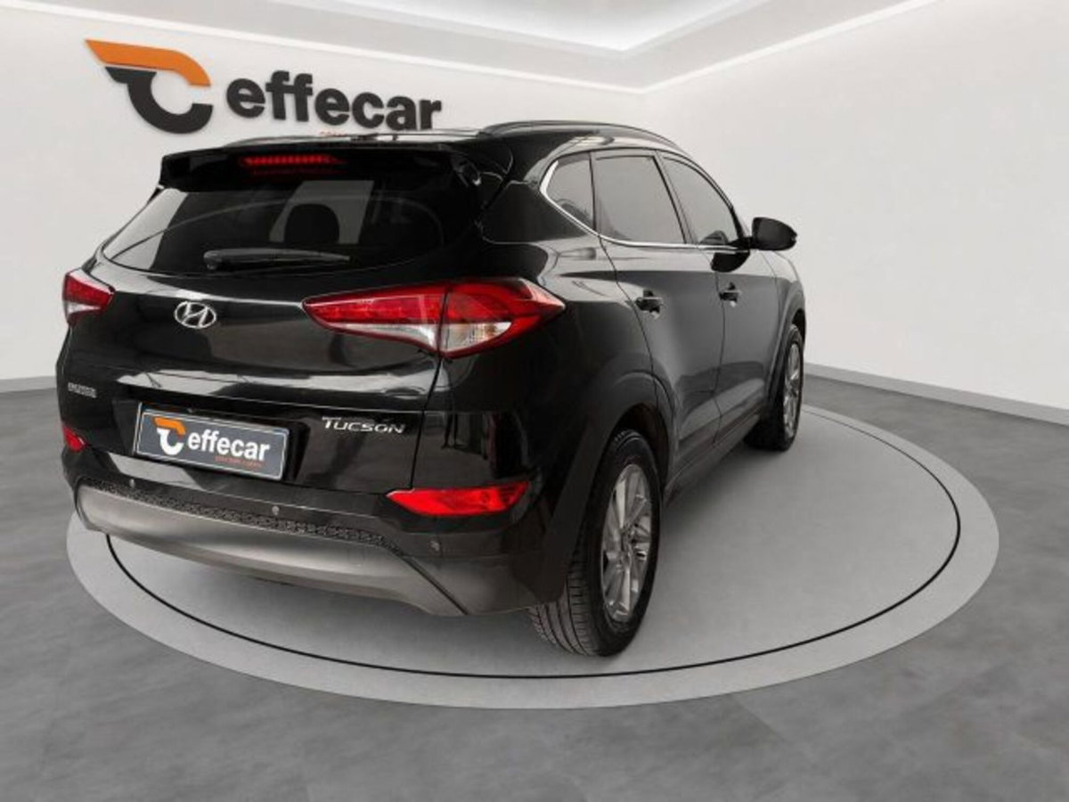 Hyundai Tucson 1.7 CRDi Comfort (6)