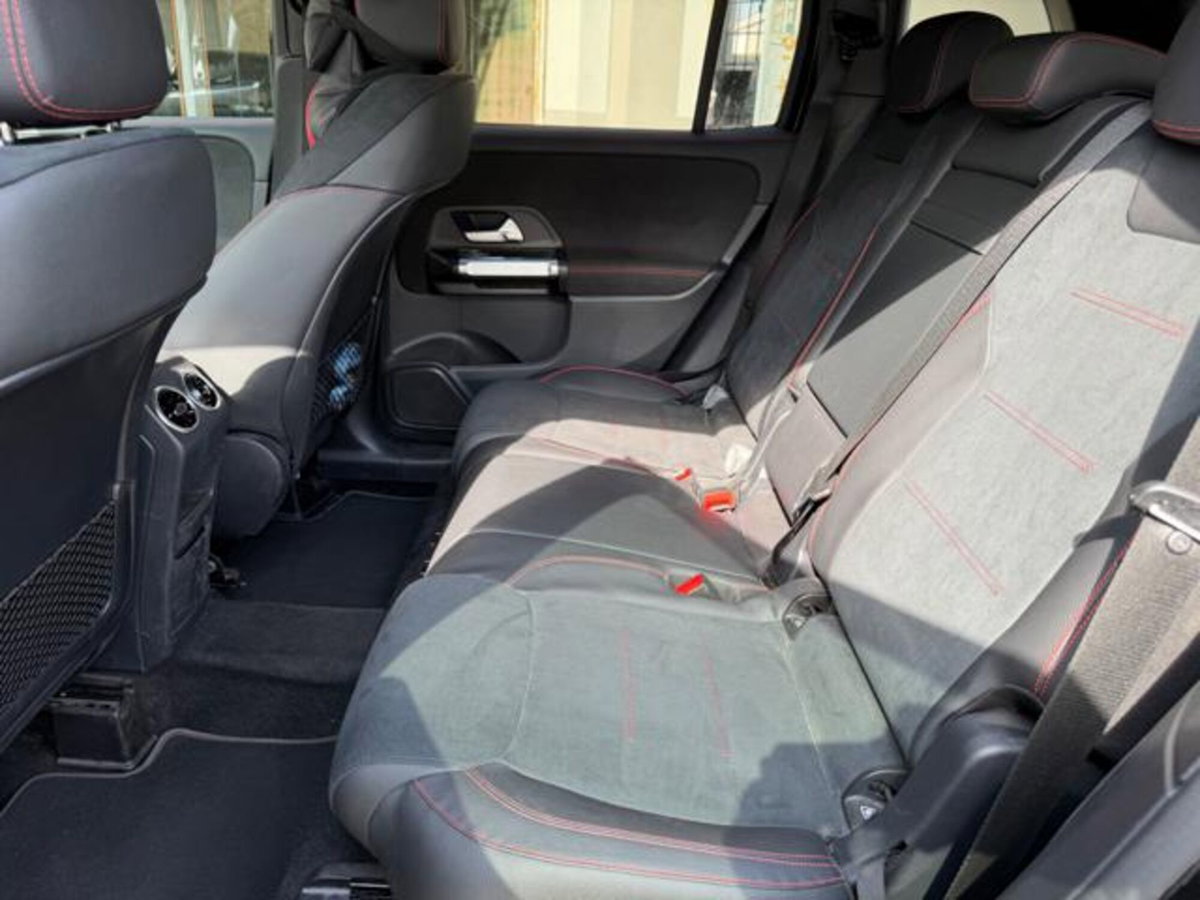 Mercedes-Benz GLB 200 d Automatic 4Matic Premium (20)