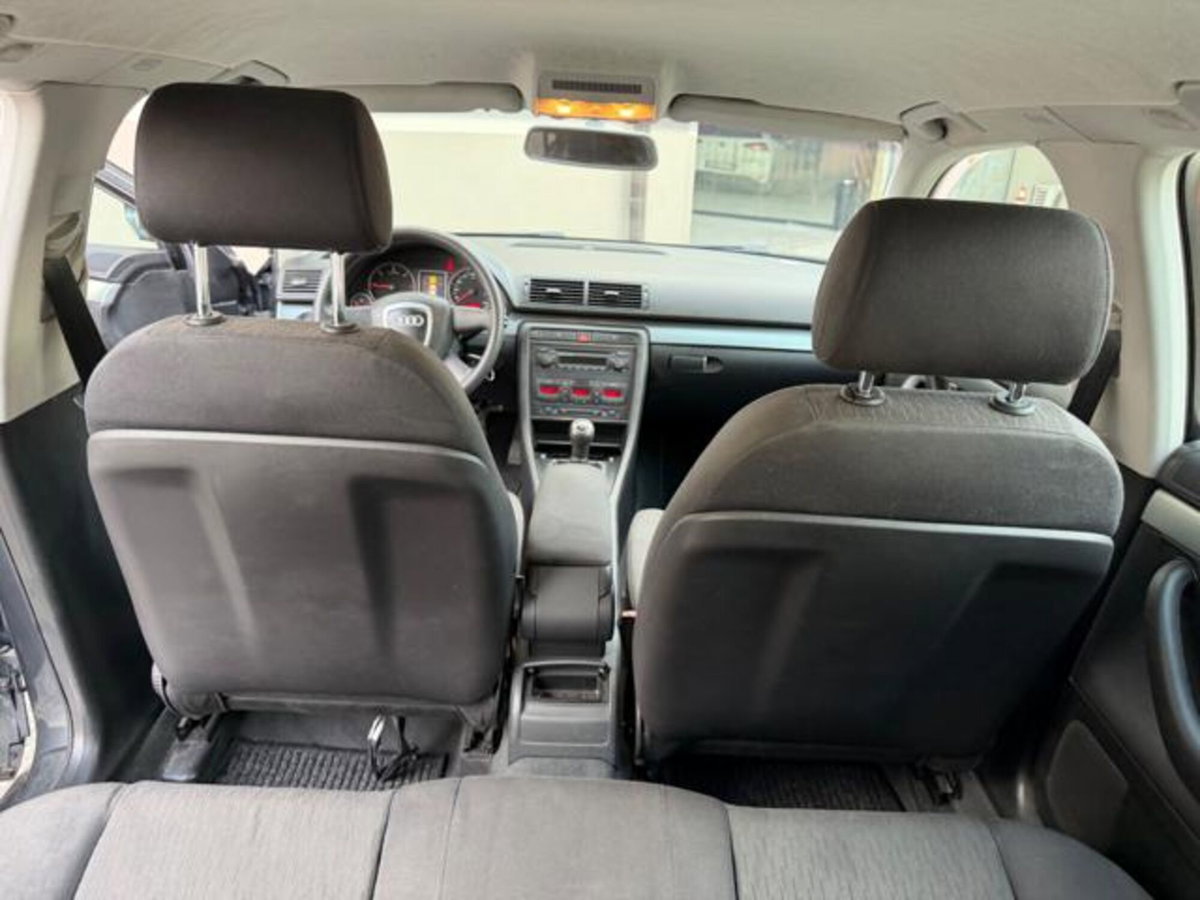 Audi A4 Avant 2.0 16V TDI (13)
