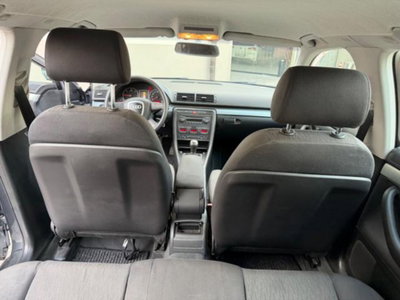 Audi A4 Avant 2.0 16V TDI (13)