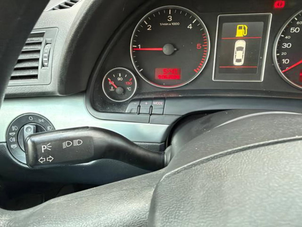 Audi A4 Avant 2.0 16V TDI (18)