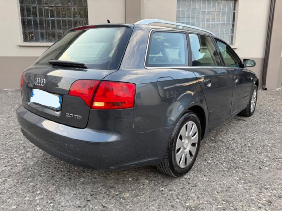 Audi A4 Avant 2.0 16V TDI (4)