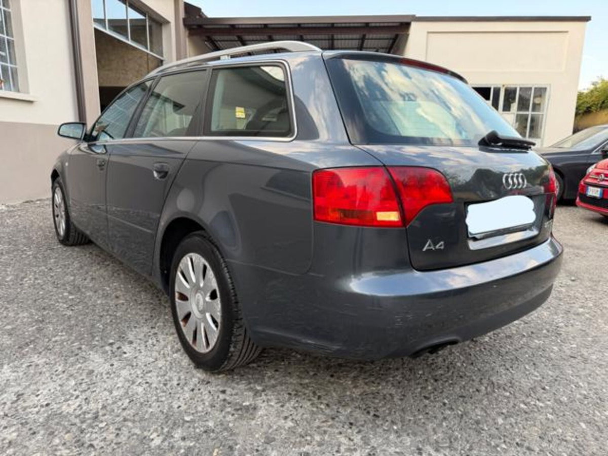 Audi A4 Avant 2.0 16V TDI (6)