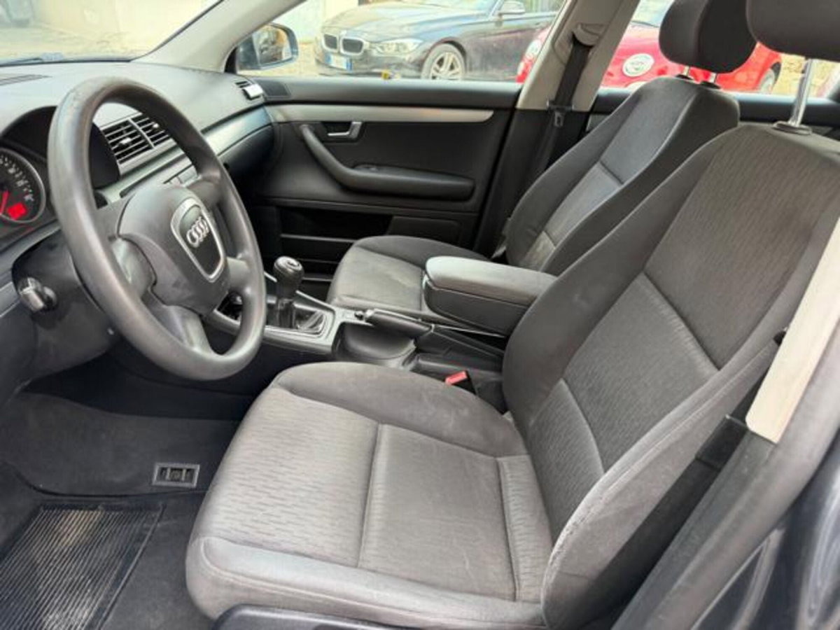 Audi A4 Avant 2.0 16V TDI (8)