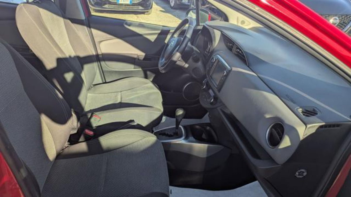 Toyota Yaris 1.5 Hybrid 5 porte Energy (12)
